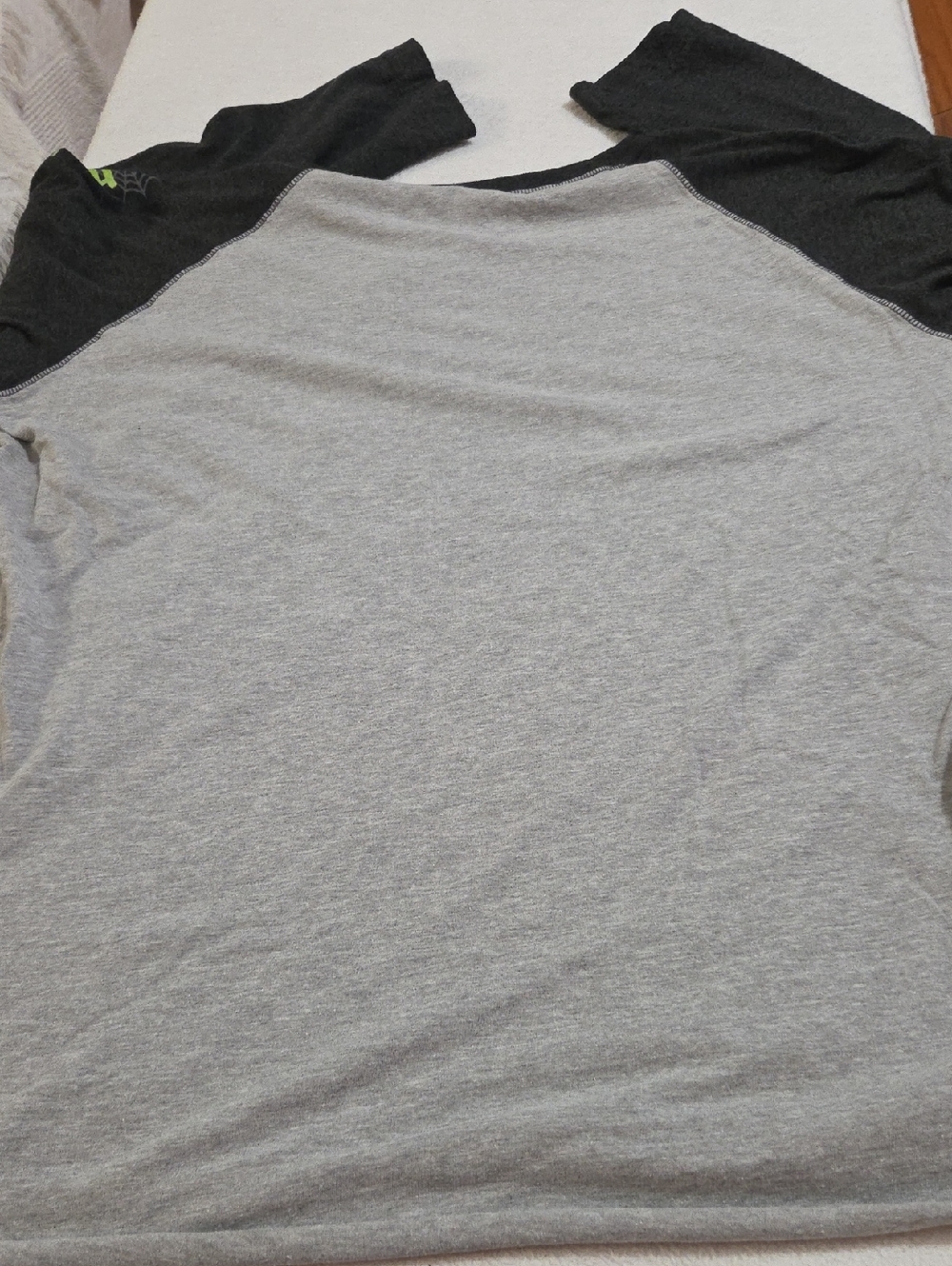 DISNEY HALLOWEEN TSHIRT - Picture 3 of 3